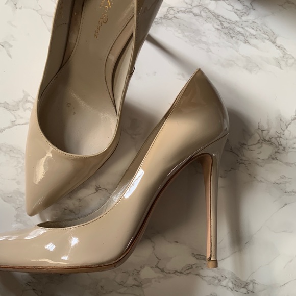 GIANVITO ROSSI - Vernice Shell Pumps - Picture 3 of 6